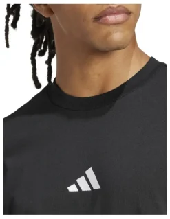 adidas Essentials Small Logo Single Jersey T-Shirt in Black