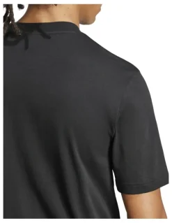 adidas Essentials Small Logo Single Jersey T-Shirt in Black