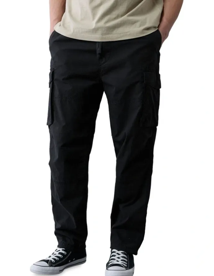 American Eagle Flex Relaxed Straight Cargo Pant in Bold Black