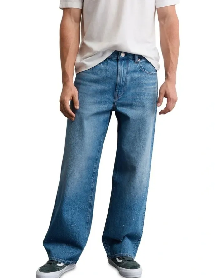 American Eagle Loose Jeans in Brilliant Blue