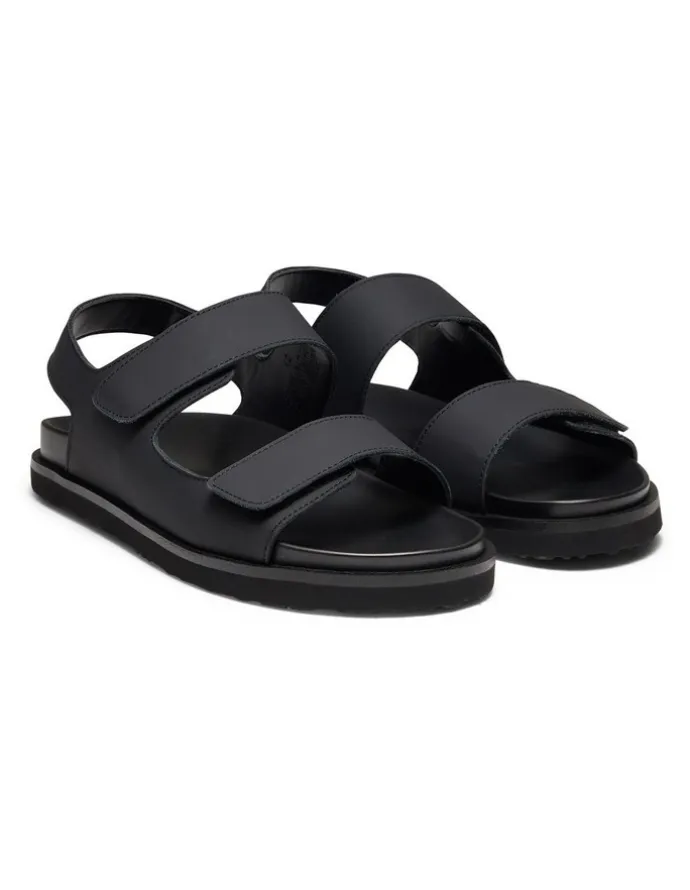 Aquila Bodie Sandals in Black