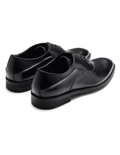 Aquila Bonham Oxford Shoes in Black