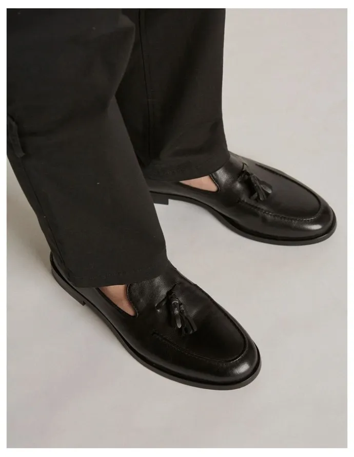 Aquila Elias Tassel Loafers in Black