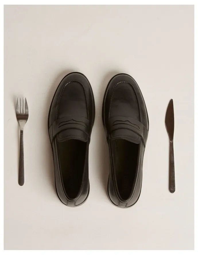 Aquila Elliot Penny Loafers in Black
