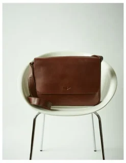 Aquila Montoro Leather Messenger Bag in Brandy