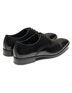 Aquila Stanton Derby Shoes in Black
