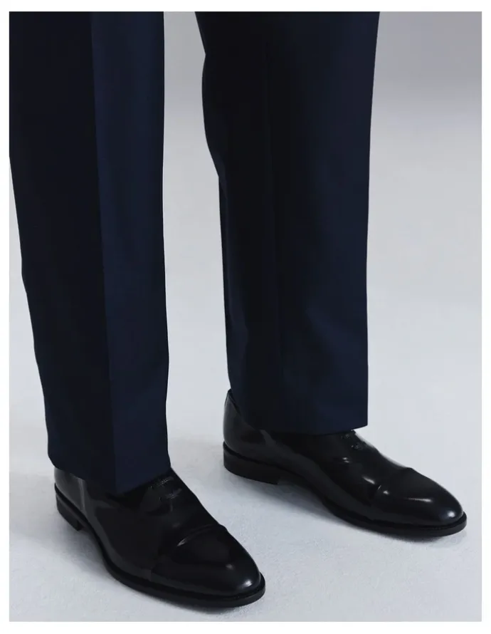 Aquila Stark Dress Shoes in Patent Black