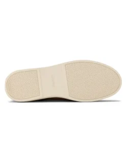 Aquila Breeze Nubuck Chukka Boots in Brown