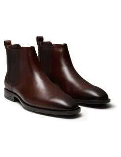 Aquila Callaway Chelsea Boots in Brown