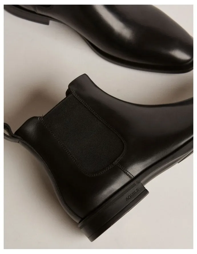 Aquila Callaway Chelsea Boots in Black