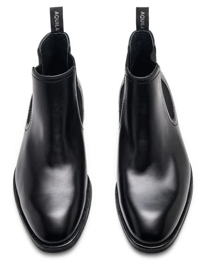 Aquila Fogerty Chelsea Boots in Black