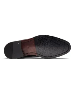 Aquila Fogerty Chelsea Boots in Brown
