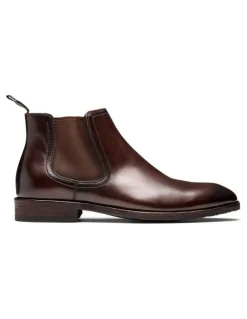 Aquila Fogerty Chelsea Boots in Brown