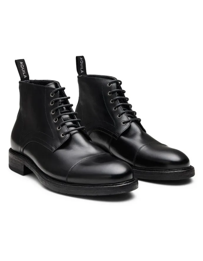Aquila Redding Lace-Up Boots in Black