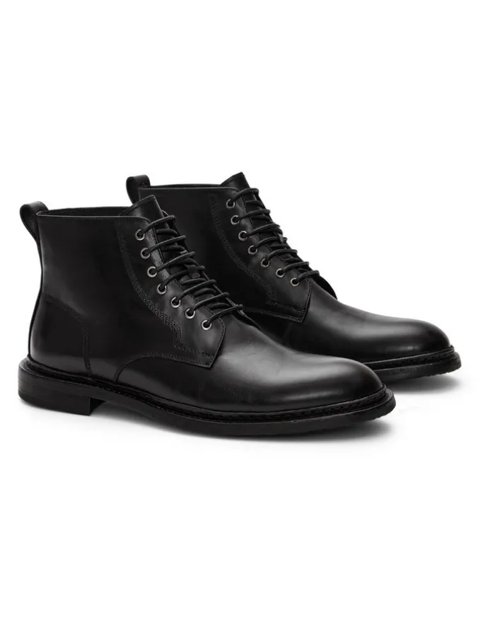 Aquila Vedder Lace-Up Boots in Black