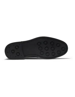 Aquila Warner Chukka Boots in Black