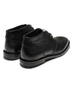 Aquila Warner Chukka Boots in Black