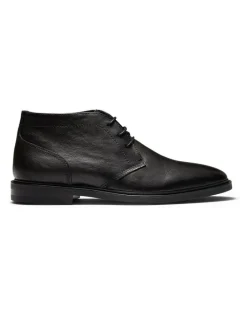 Aquila Warner Chukka Boots in Black