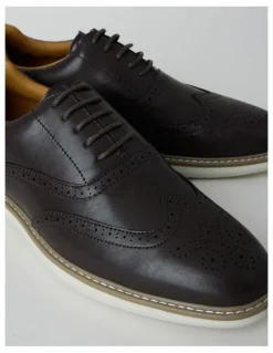 Basque Beau Casual Brogue Lace Up in Brown