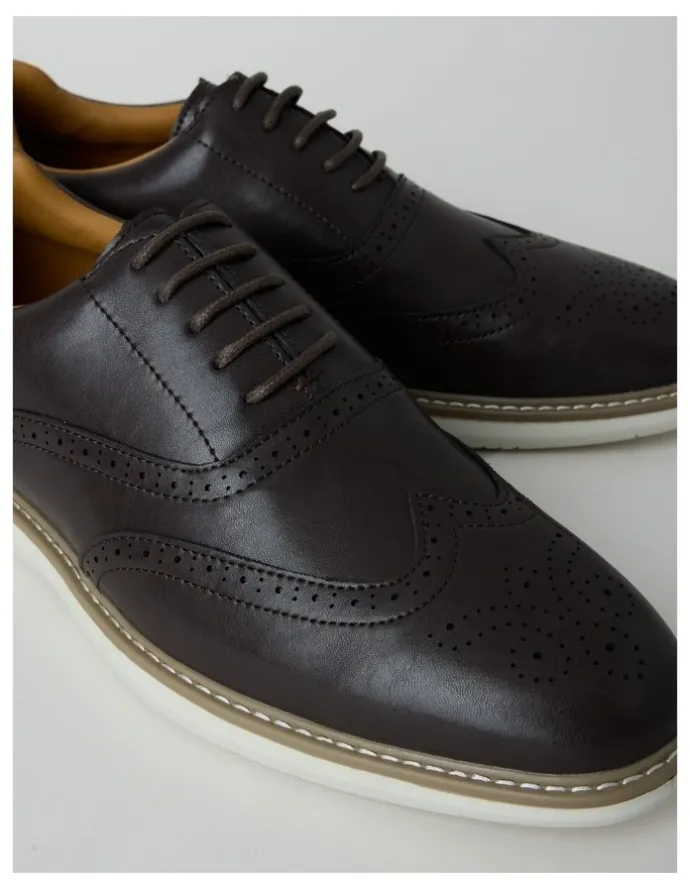Basque Beau Casual Brogue Lace Up in Brown