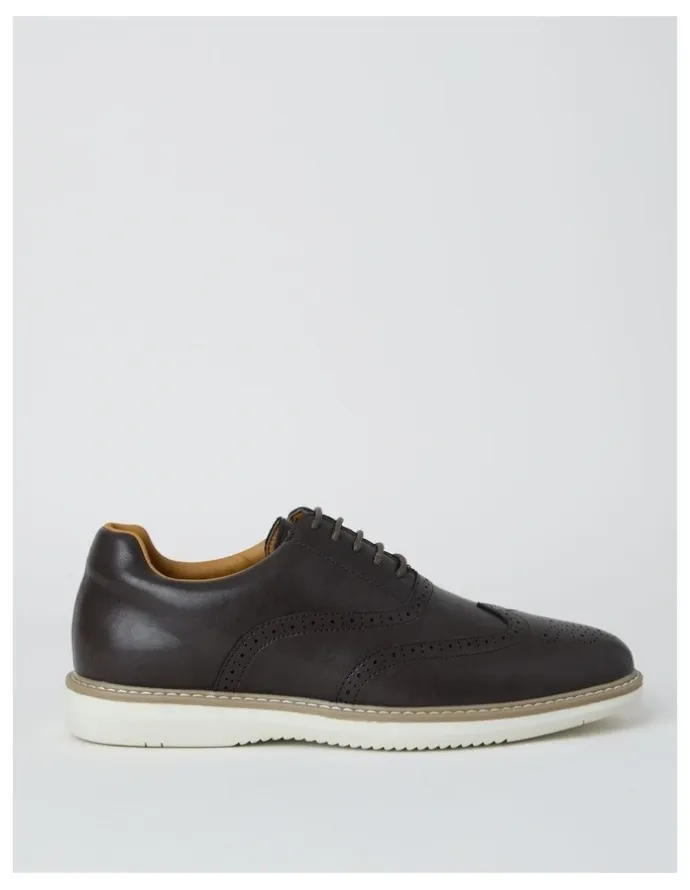 Basque Beau Casual Brogue Lace Up in Brown