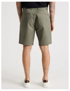Basque Chino Shorts in Olive