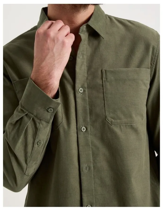 Basque Corduroy Shirt in Olive