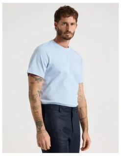 Basque Crew Neck T-Shirt in Light Blue