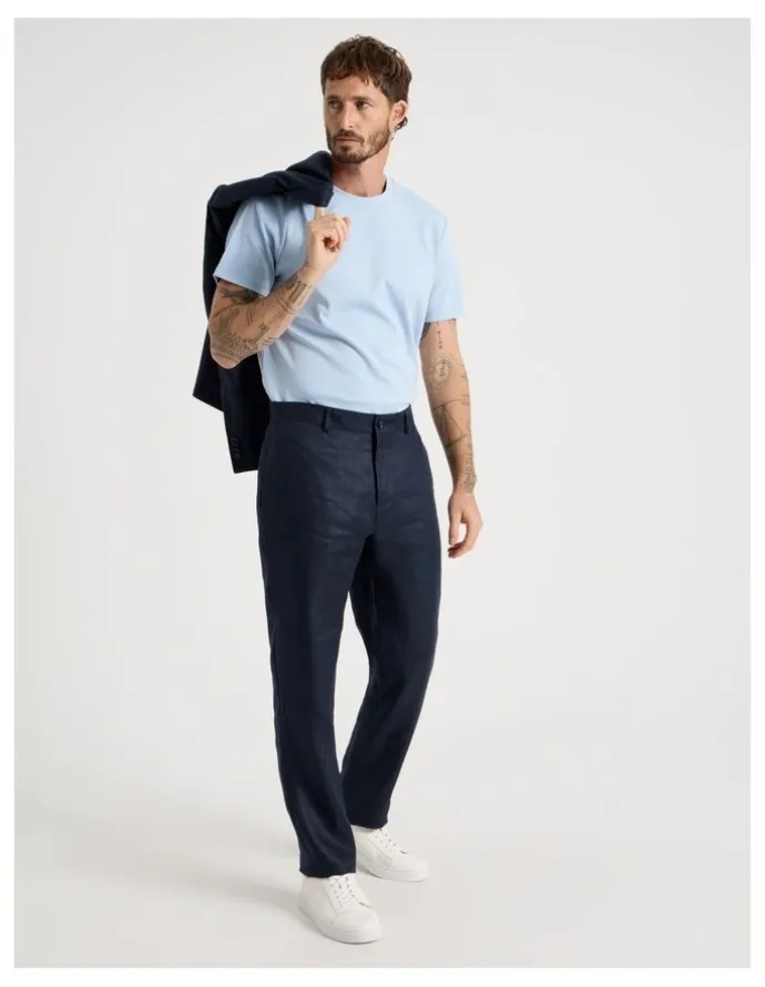 Basque Crew Neck T-Shirt in Light Blue