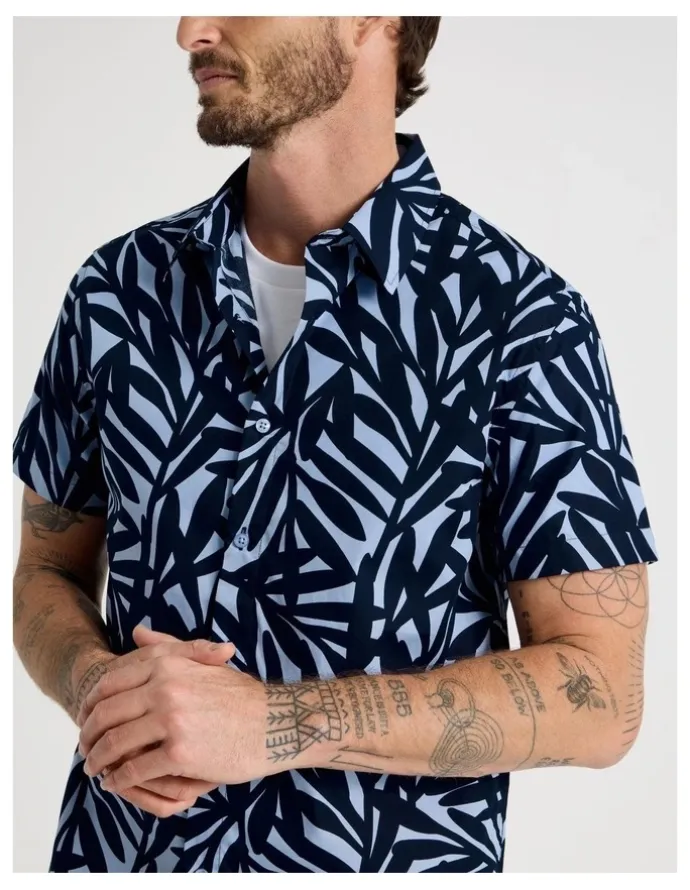 Basque Short Sleeve Shirt in Navy Leaf Print