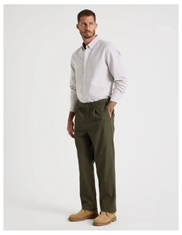 Basque Tailored Textured Trousers in Olive