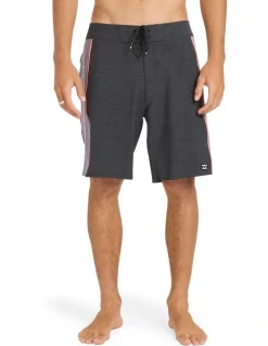 BILLABONG Dbah Pro Boardshorts 19 in Black Vintage