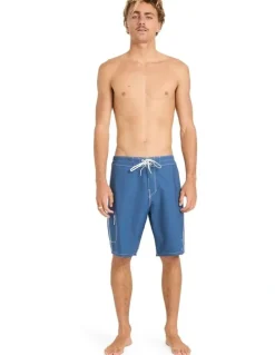 BILLABONG Piped Pro Performance Boardshorts 20 in Dark Denim