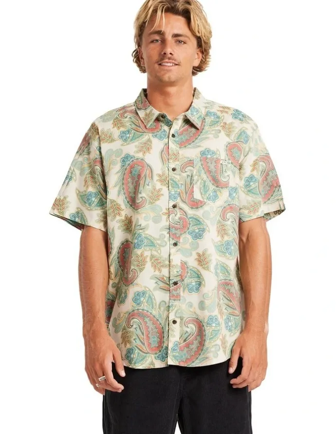 Billabong Sunday Short Sleeve Shirt in Desert