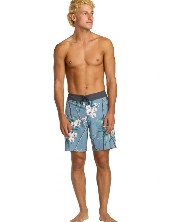 Billabong Sundays Pro Boardshorts in Blue