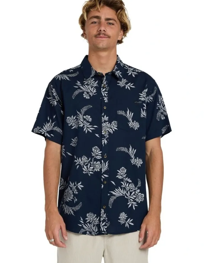 Billabong Sundays Short Sleeve Shirt True in Navy