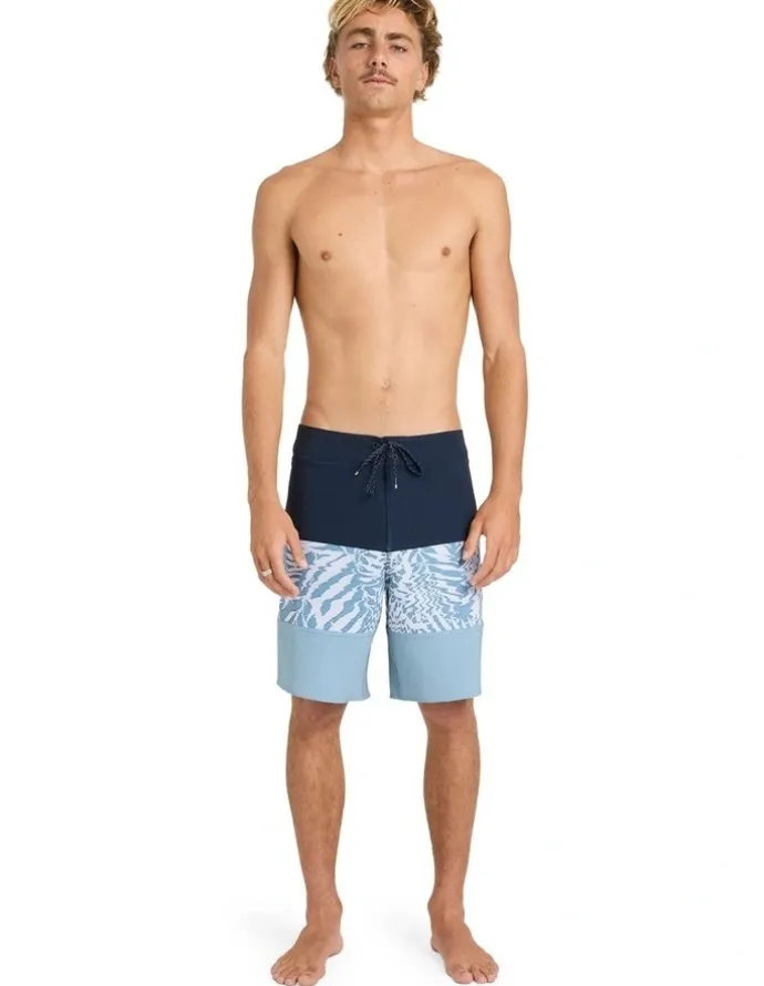 BILLABONG Tribong Performance Boardshorts 18.5 in Blue Fog
