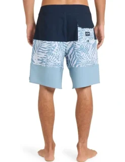 BILLABONG Tribong Performance Boardshorts 18.5 in Blue Fog