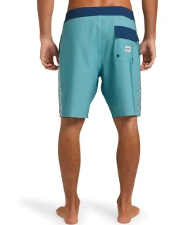 Billabong Wategos Lo Tide 17.5 Boardshorts In Blue Haze