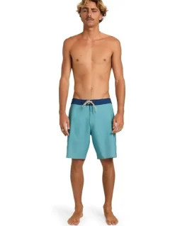 Billabong Wategos Lo Tide 17.5 Boardshorts In Blue Haze