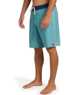 Billabong Wategos Lo Tide 17.5 Boardshorts In Blue Haze