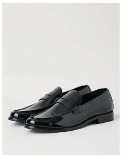 Blaq Logan Crinkle Toe Loafer in Black