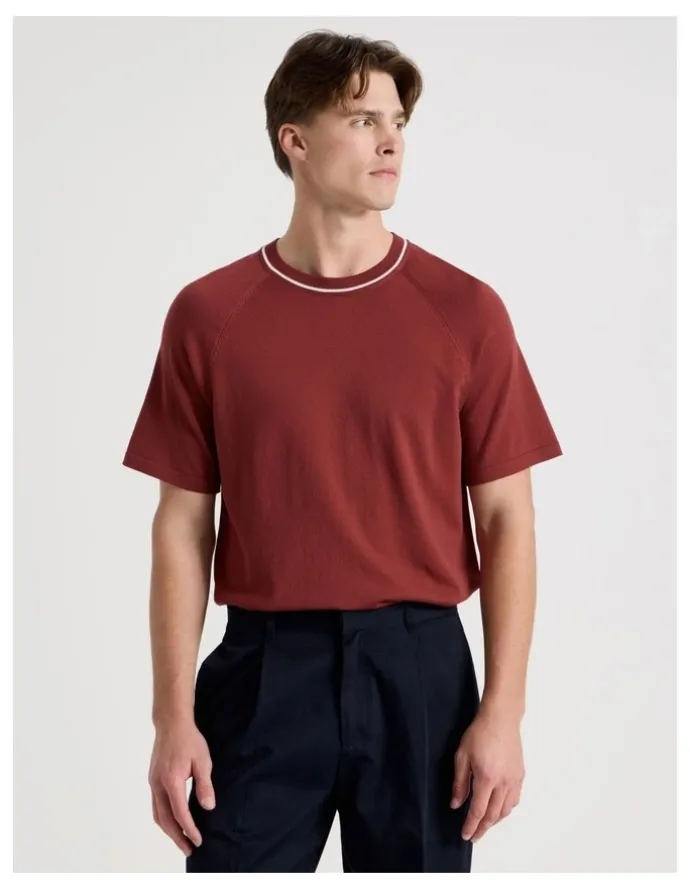 Blaq Mockneck Knit T-Shirt in Red