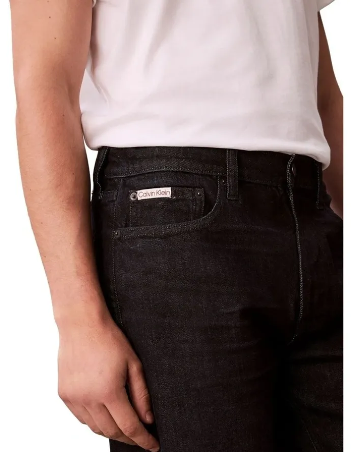 Calvin Klein Jeans Standard Straight Gothic Jeans in Black