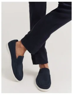 Country Road Casual Loafer in Navy