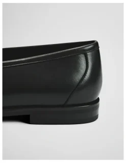Country Road Emmett Loafer in Black