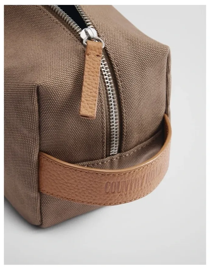 Country Road Heritage Washbag in Oak Marle