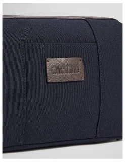 Country Road Hudson Washbag in Navy