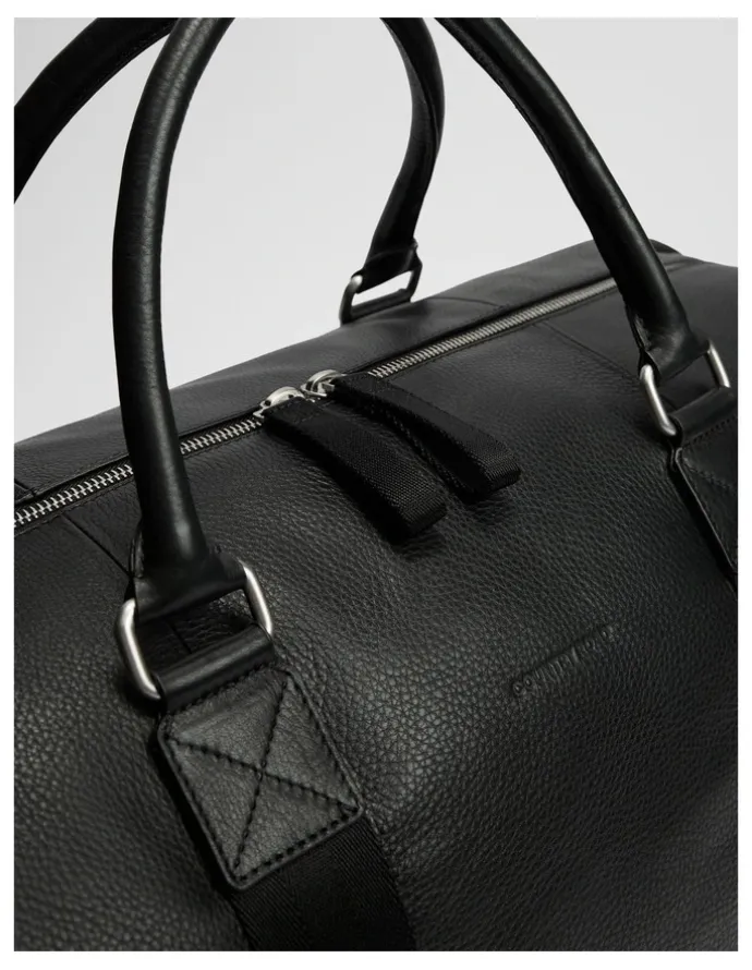 Country Road Leather Weekender in Black