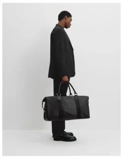 Country Road Leather Weekender in Black